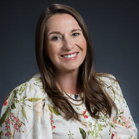 Courtney Thayer Headshot